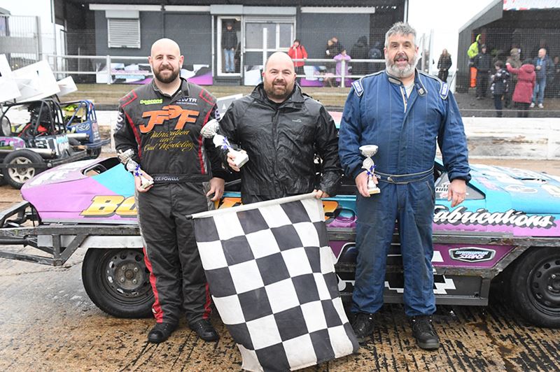 Saloon Stock Cars White and Yellow Grade Final
