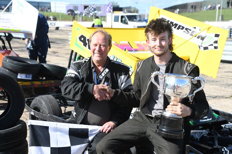 BriSCA F2 White and Yellow Smeatharpe
